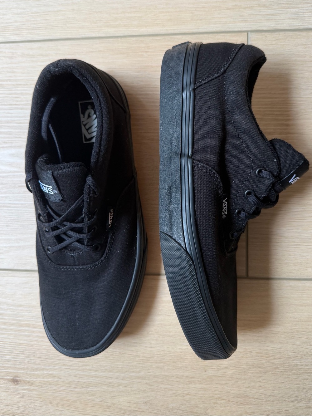 VANS Blackout Canvas Sneakers - Youth / Men size 6